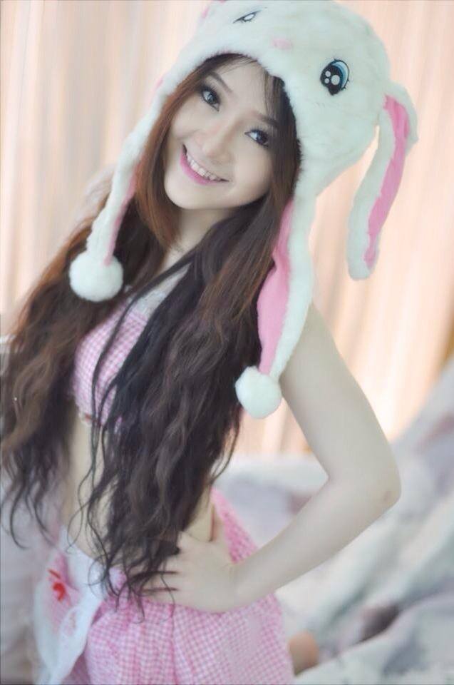 商务旅行社戴帽子的女
